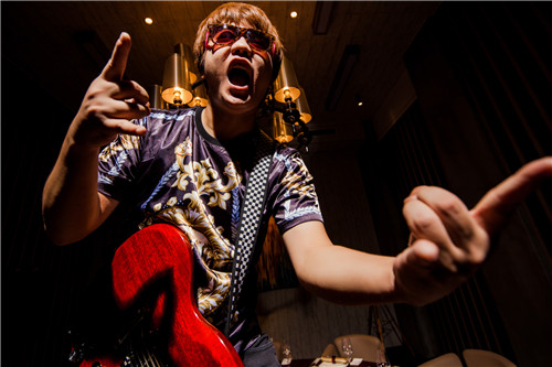 陈直单曲《不再停留》上线 延续流行摇滚基调