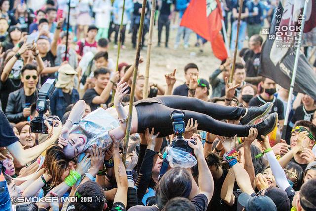 2015太湖迷笛深情落幕 唐朝与万名乐迷共缅张