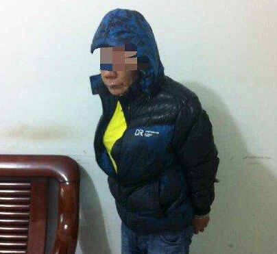 59岁老汉<em>大热天</em>穿羽绒服 脱衣掉出6个<em>胸罩</em>(图