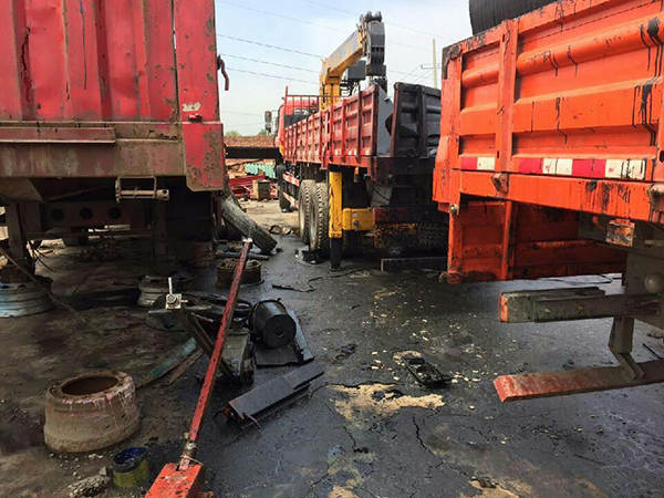 河北赵县发生原油运输车爆炸事故(图)_新闻_央