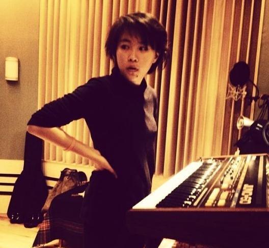 窦靖童再发新歌引关注 风马音乐节邀其高原开