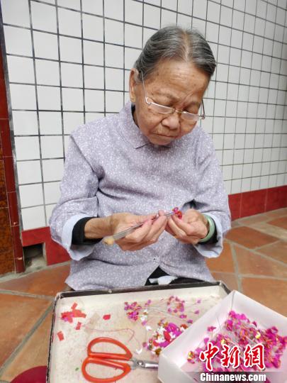 漳州老行当头花制作技艺后继无人