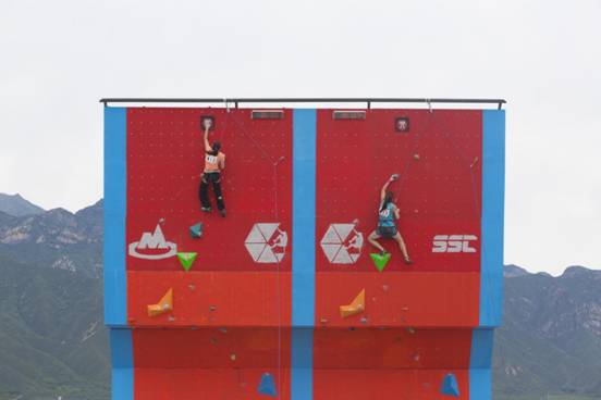 中国攀岩俱乐部联赛首站举行 世葡园火热开赛