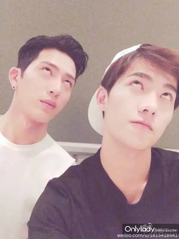 花样弟弟勇闯男装周 鲜肉PK哪家强_时尚_央视