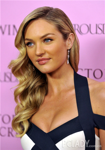 妞们的最爱 <em>维密天使</em>性感<em>发型</em>COS_时尚_央视