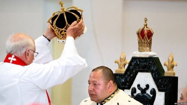 汤加举行图普六世国王加冕典礼 日本皇太子夫妇出席