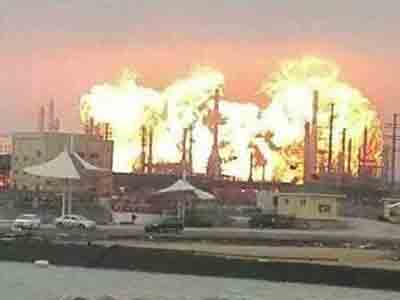 山东日照一石化公司发生石油储罐泄漏着火事故