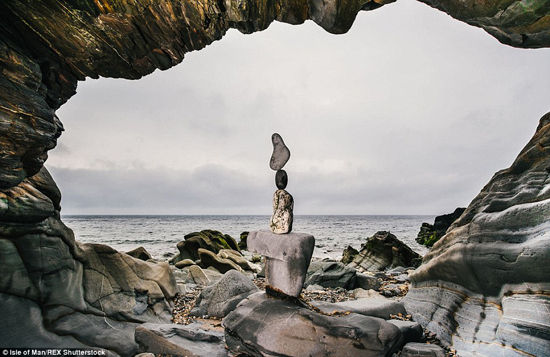 艺术家用石头创造反重力奇观_综艺_央视网(cc