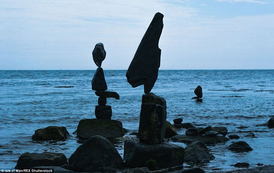 艺术家用石头创造反重力奇观_综艺_央视网(cc