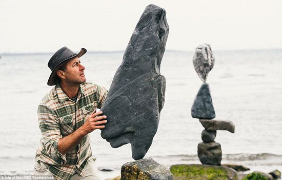 艺术家用石头创造反重力奇观_综艺_央视网(cc