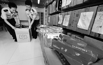 西城大妈半年供线索上万 有效的协助警察工作