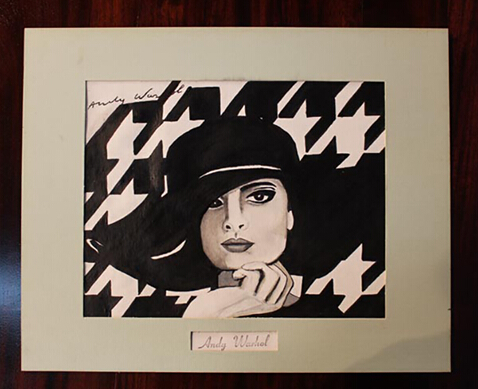 由波普艺术领袖安迪·沃霍尔 (Andy Warhol) 和现代绘画大师马克·夏加尔 (Marc Chagall) 这两位在全球艺术领域中备受追捧的最知名艺术家绘制完成的珍贵原版画作将于 8 月 8 日在英国亚伯丁史蒂文斯拍行 (Stevens Auction Company) 进行现场拍售,必将引发藏家的激烈竞夺。图为沃霍尔合成聚合物丝印布面油画珍品,尺寸为 15 x 17.5 英寸(约为 38.1 x 44.45 厘米),背面标有该艺术名家和收藏画廊的珍藏印迹。它生动刻画了沃霍尔友人、法国时尚设计师兼当代奢侈品牌香奈儿创始人可可·香奈儿 (Coco Chanel) 的形象,别具一格。