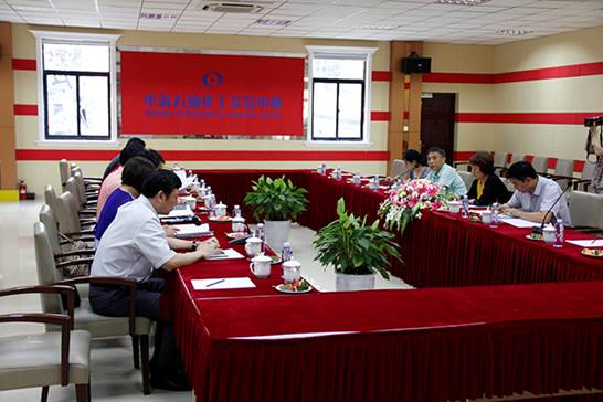 普陀区工商联：鼓励支持非公经济"两个健康"发展