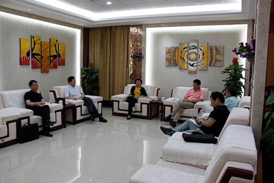 普陀区工商联：鼓励支持非公经济"两个健康"发展