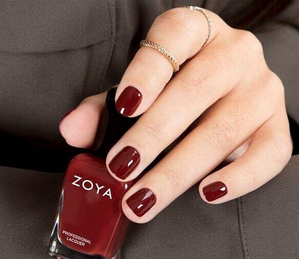 秋冬备货季!你的指甲必涂酒红色_时尚_央视网
