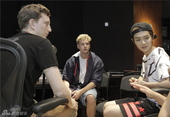 鹿晗专辑制作人采访曝光 赞鹿晗全能艺人