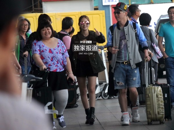 天王嫂昆凌产后首现身 瘦回孕前92斤_综艺_