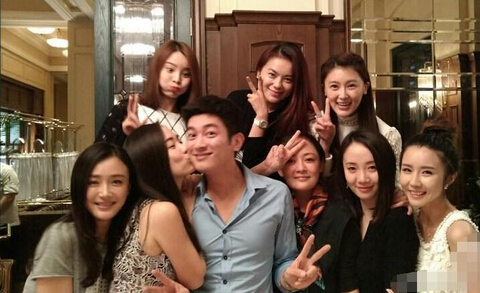 霍思燕献吻为老公杜江庆生 秦岚甘薇等现身_综艺_央视网(cctv.com)