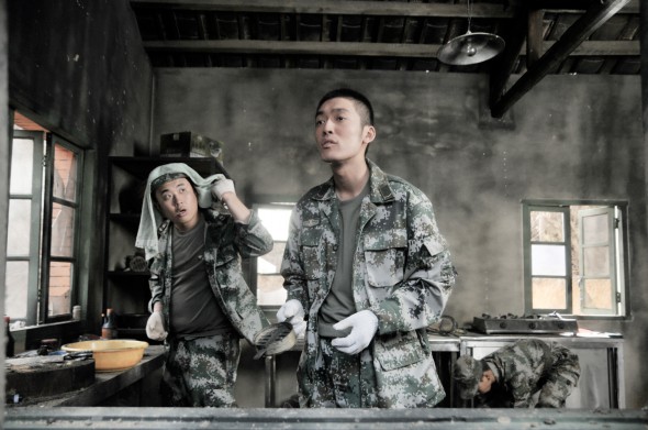 《战雷》热播 秦戈傲娇演绎炊事兵被围观_综艺