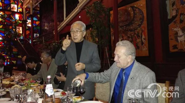 中国画家徐里荣获俄罗斯艺术科学院荣誉院士称