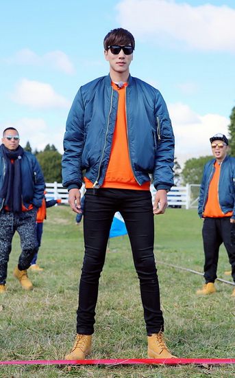 张亮《冲上云霄》 倒挂金钩 力争 摔跤勇士 _综