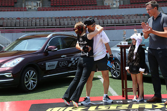 《极速2》韩庚吴昕夺冠 杨千嬅怒踢背包_综艺_央视网(cctv.com)