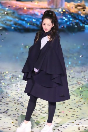 《女神新装》尹恩惠仙范儿应采儿变Gaga_综艺_央视网(cctv.com)