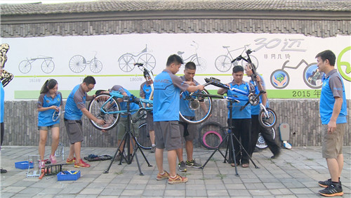 《我爱发明》逍遥骑士(20151111)_科教_央视