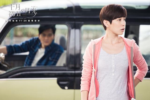 《十月初五的月光》超前点映 场面火爆一票难求_综艺_央视网(cctv.com)