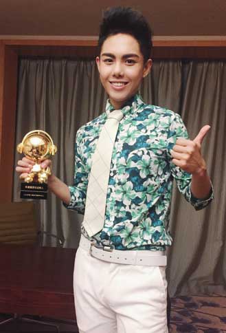 孙子涵获年度最受欢迎新人 壁咚舞席卷两岸_综