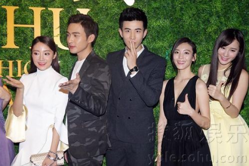 亮相时尚盛典红毯 出演新剧大长腿被封身高担