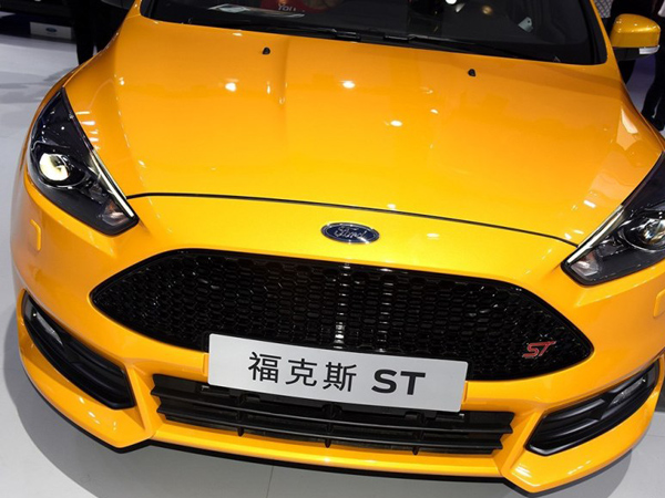 平民小钢炮对决 高尔夫GTI对比福克斯ST