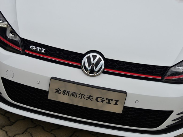 平民小钢炮对决 高尔夫GTI对比福克斯ST