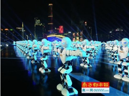 春晚机器人舞蹈 网友:酷炫炸天 - 中国网传媒经