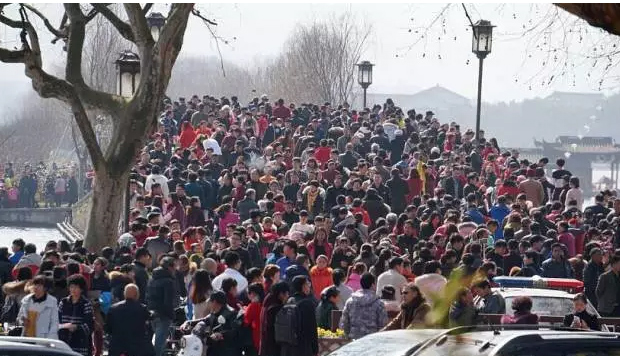 今晚联播看什么丨广东积分落户 多少外来务工