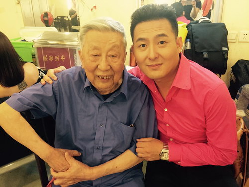 闫肃与包胡尔查