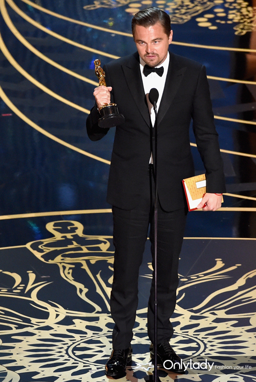 喜大普奔!小李子奥斯卡斩获影帝_时尚_央视网(cctv.com)
