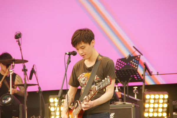 隔壁团携新专辑亮相台北 首唱春浪音乐节_综艺