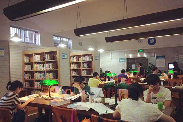 Haven for literary night owls in Wenzhou