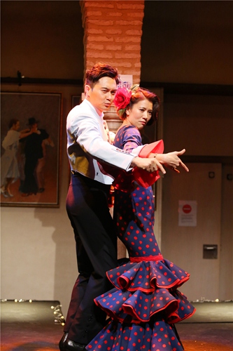 张智霖夫妇演绎爱之舞 靓靓少女心爆棚大仙抓