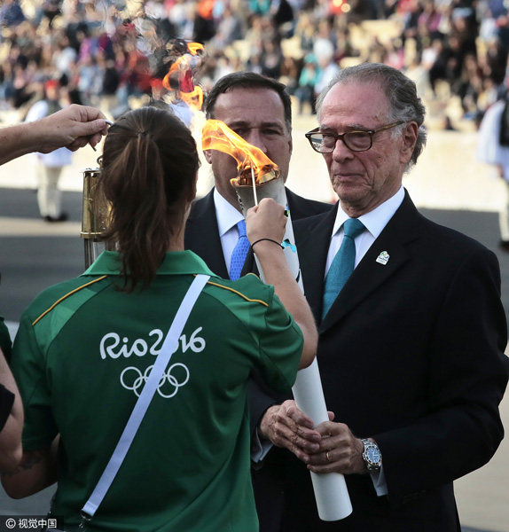 Dirigencia de R&iacute;o 2016 recibe la antorcha ol&iacute;mpica a 100 d&iacute;as de los juegos