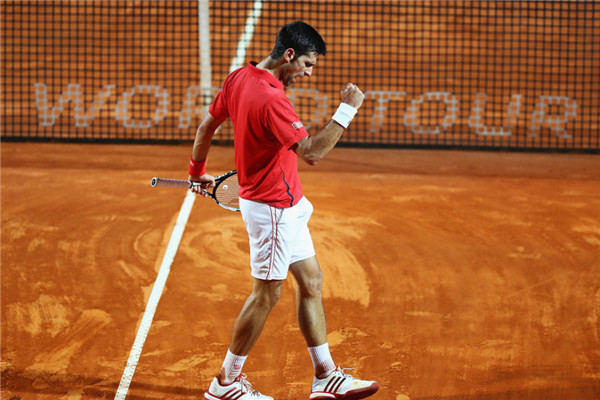 Novak Djokovic beats Kei Nishikori 2-6, 6-4, 7-6 (5) at ATP Italian Open semi-final.