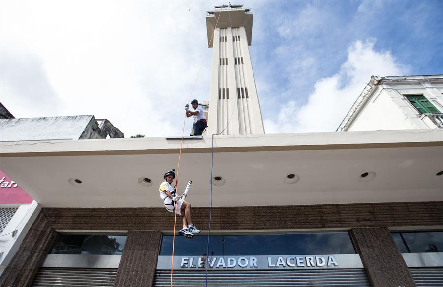 La antorcha llega a la ciudad brasileña de Salvador