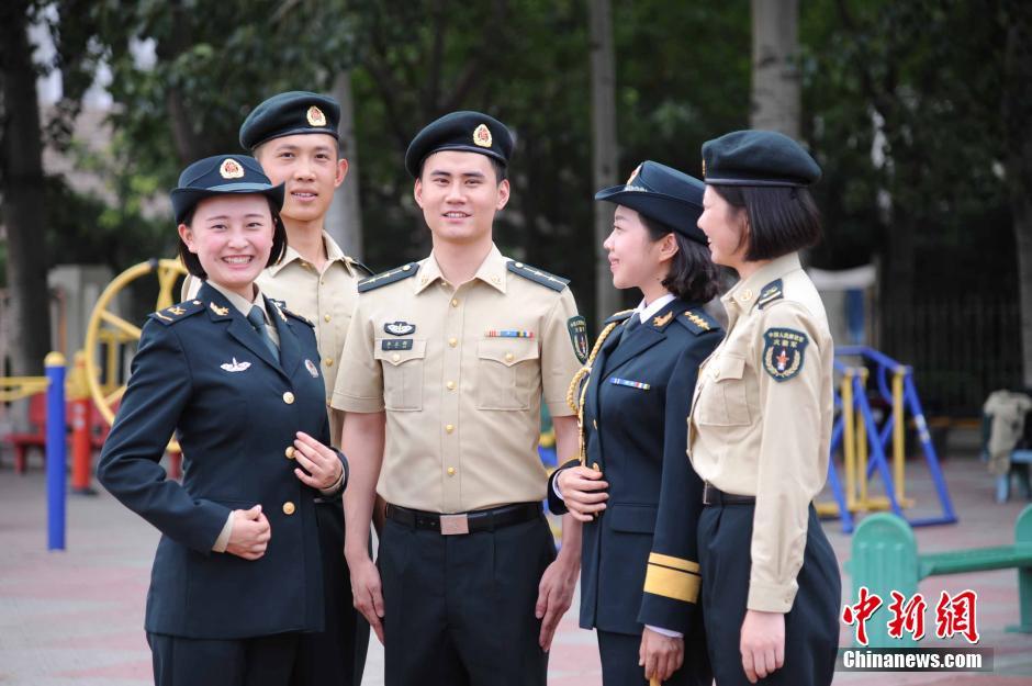 穿上新军装的火箭军官兵_新闻频道_央视网(cc
