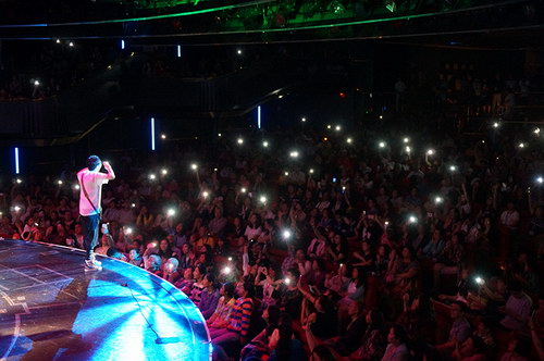 侯磊《过客》海上首唱 诠释回忆收获满分热情