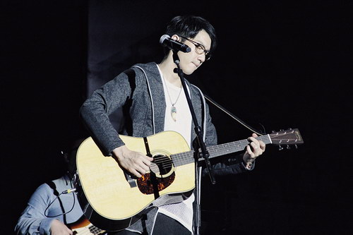 侯磊《过客》海上首唱 诠释回忆收获满分热情