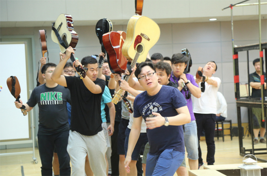 喜歌剧《塞维利亚理发师》排练现场