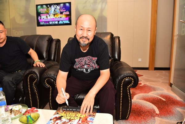 《快枪手》举办全国观影 55城看片会万人爆笑