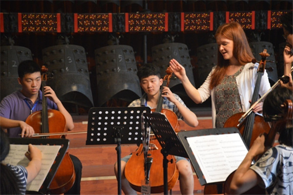 Musicians from UK&rsquo;s Halle Orchestra held a masterclass in Wuhan on Monday.