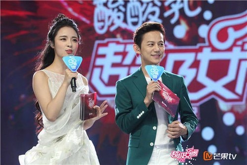 何炅搭档李莎旻子